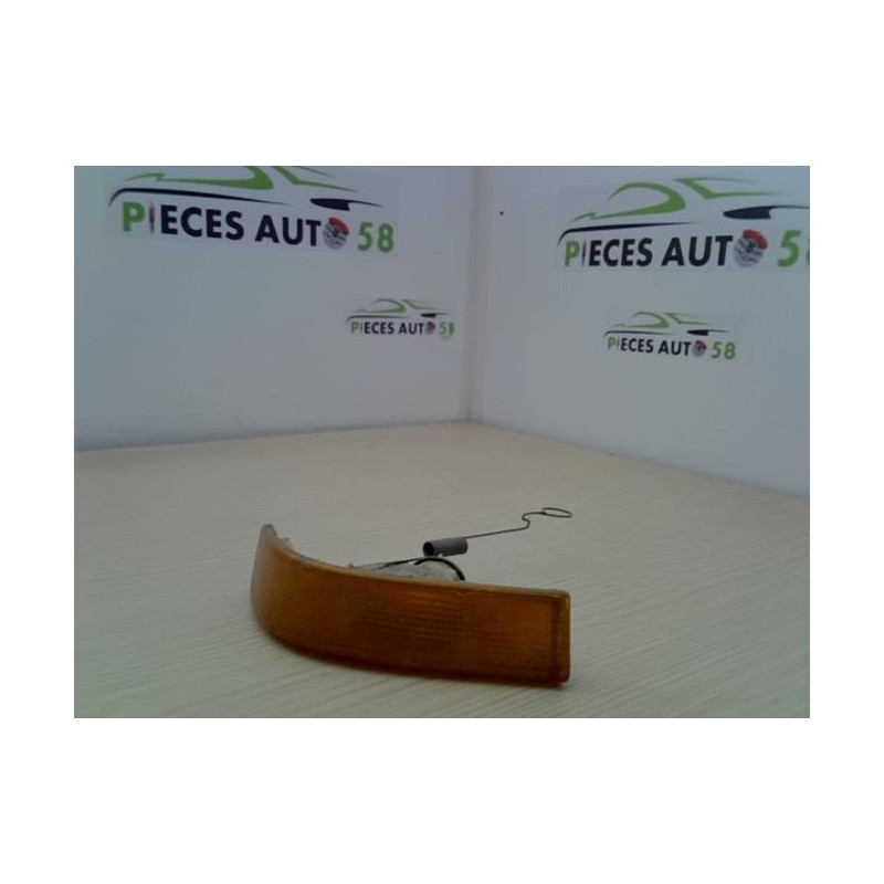 Optique avant secondaire droit (feux)(clignotant) RENAULT SUPER 5 d’occasion