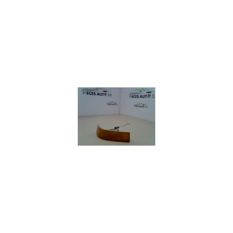 Optique avant secondaire droit (feux)(clignotant) RENAULT SUPER 5 d’occasion