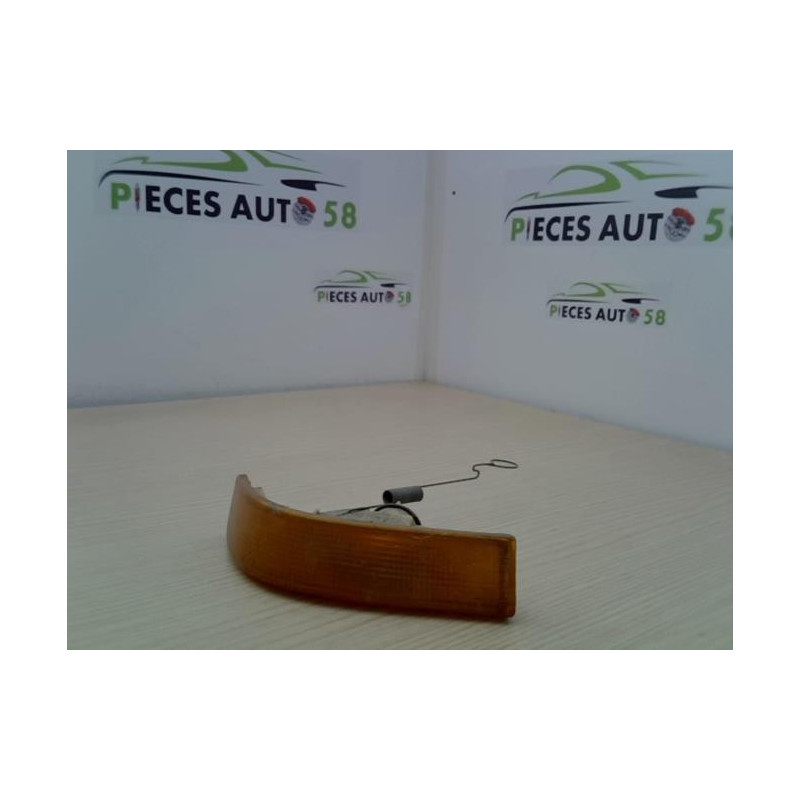 Optique avant secondaire droit (feux)(clignotant) RENAULT SUPER 5 d’occasion