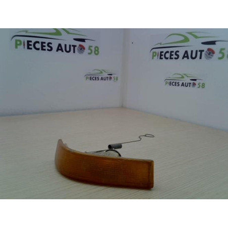 Optique avant secondaire droit (feux)(clignotant) RENAULT SUPER 5 d’occasion