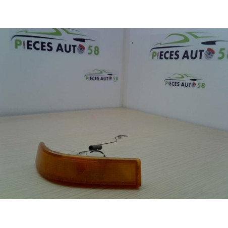 Optique avant secondaire droit (feux)(clignotant) RENAULT SUPER 5 d’occasion