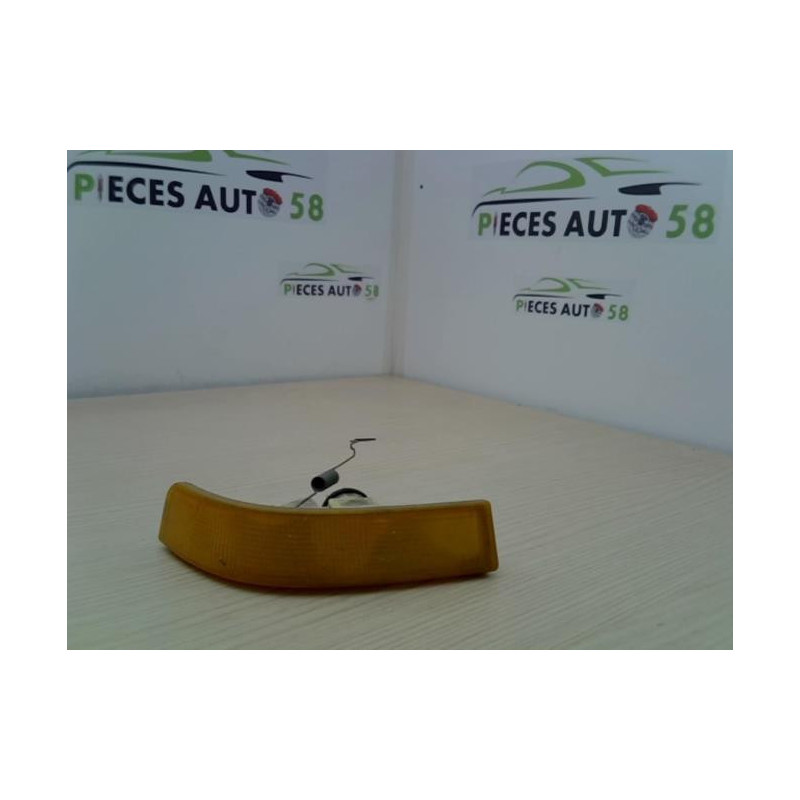 Optique avant secondaire droit (feux)(clignotant) RENAULT SUPER 5 d’occasion