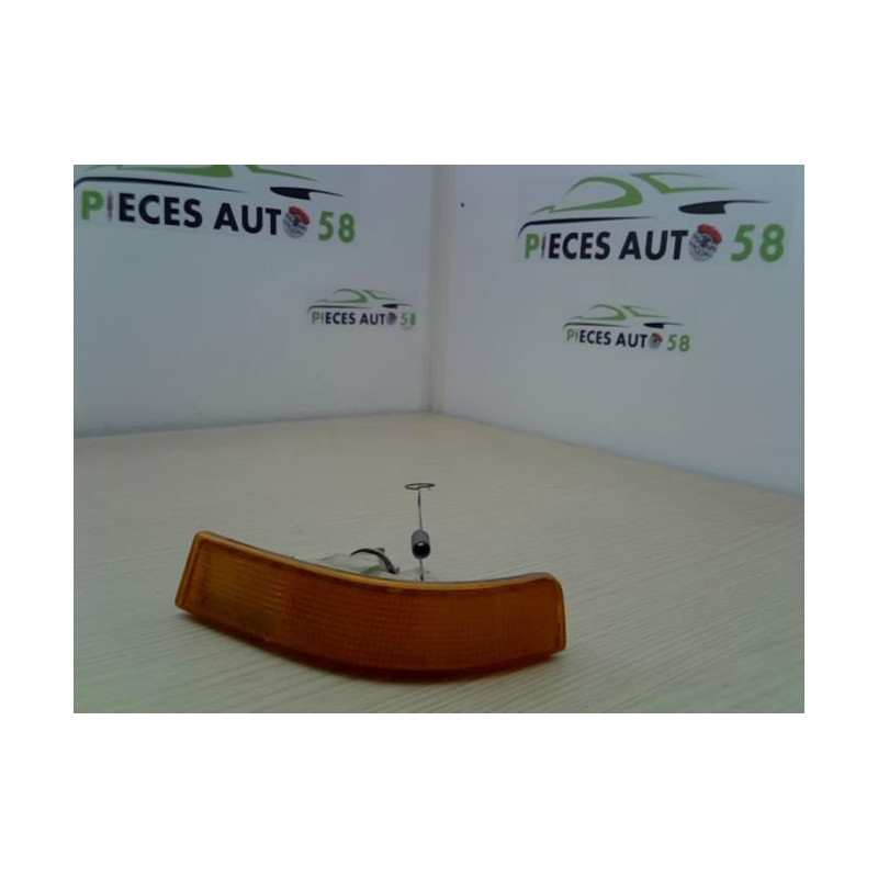 Optique avant secondaire droit (feux)(clignotant) RENAULT SUPER 5 d’occasion