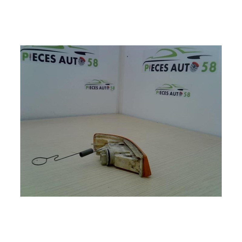 Optique avant secondaire droit (feux)(clignotant) RENAULT SUPER 5 d’occasion