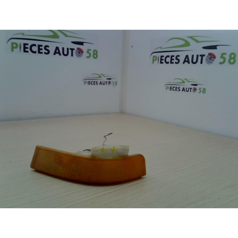 Optique avant secondaire gauche (feux)(clignotant) RENAULT SUPER 5 d’occasion