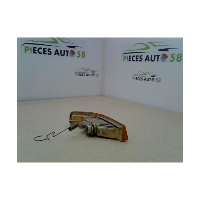 Optique avant secondaire gauche (feux)(clignotant) RENAULT SUPER 5 d’occasion