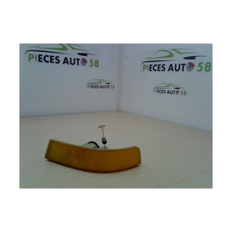 Optique avant secondaire gauche (feux)(clignotant) RENAULT SUPER 5 d’occasion
