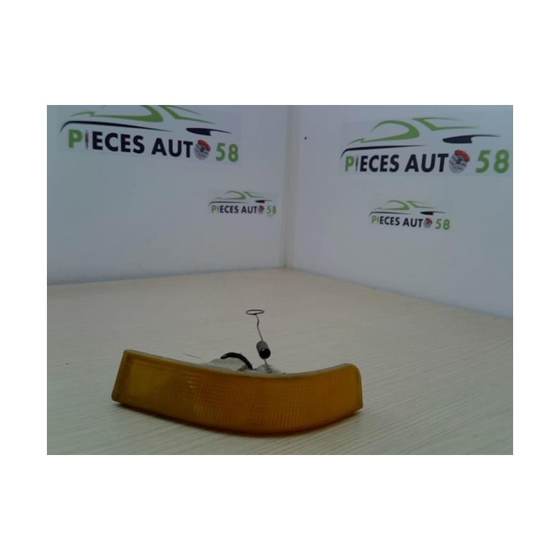 Optique avant secondaire gauche (feux)(clignotant) RENAULT SUPER 5 d’occasion