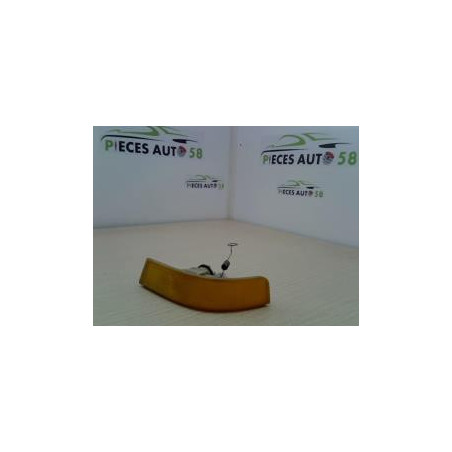 Optique avant secondaire gauche (feux)(clignotant) RENAULT SUPER 5 d’occasion