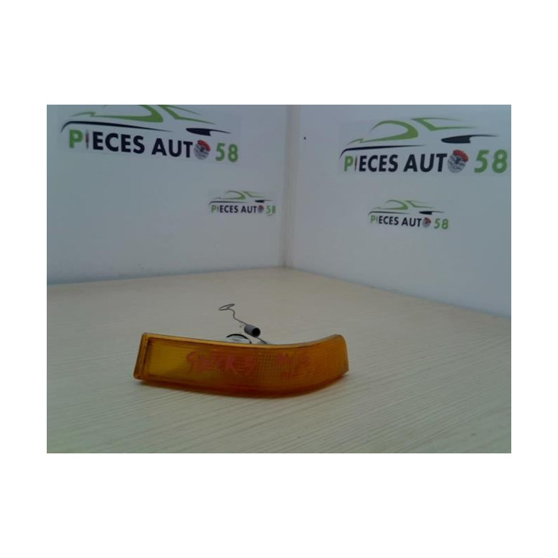 Optique avant secondaire gauche (feux)(clignotant) RENAULT SUPER 5 d’occasion