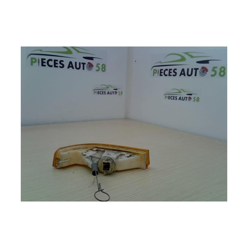 Optique avant secondaire gauche (feux)(clignotant) RENAULT SUPER 5 d’occasion
