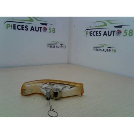 Optique avant secondaire gauche (feux)(clignotant) RENAULT SUPER 5 d’occasion