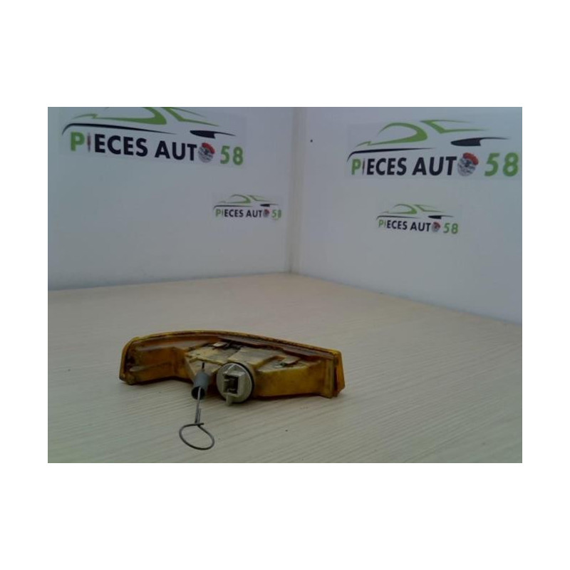 Optique avant secondaire gauche (feux)(clignotant) RENAULT SUPER 5 d’occasion