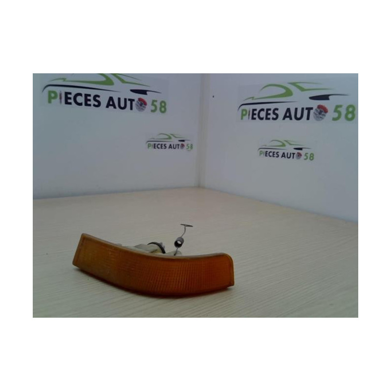Optique avant secondaire gauche (feux)(clignotant) RENAULT SUPER 5 d’occasion