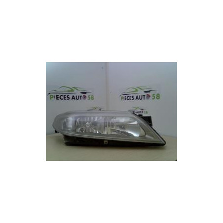 Optique avant principal droit (feux)(phare) RENAULT LAGUNA 2 PHASE 1 BREAK d’occasion