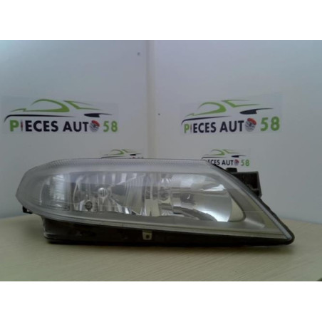 Optique avant principal droit (feux)(phare) RENAULT LAGUNA 2 PHASE 1 BREAK d’occasion