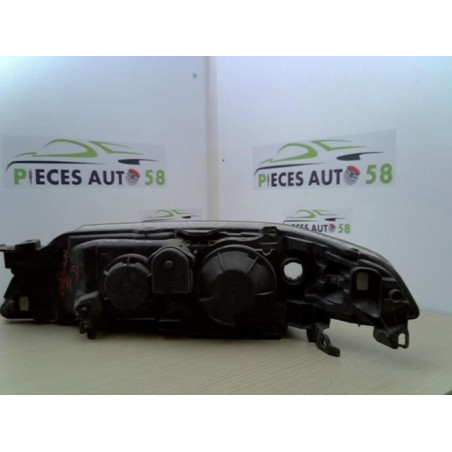 Optique avant principal droit (feux)(phare) RENAULT LAGUNA 2 PHASE 1 BREAK d’occasion