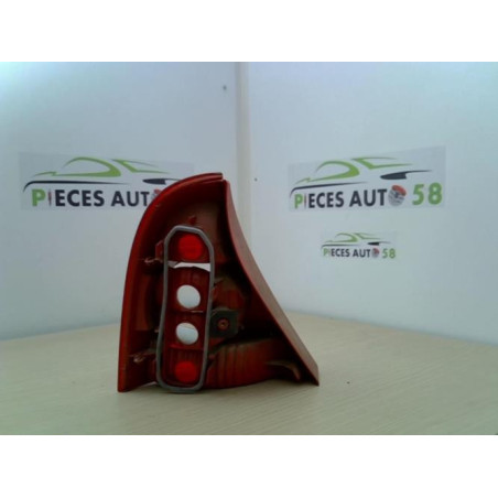 Feu arriere principal droit (feux) RENAULT CLIO 2 PHASE 2 d’occasion