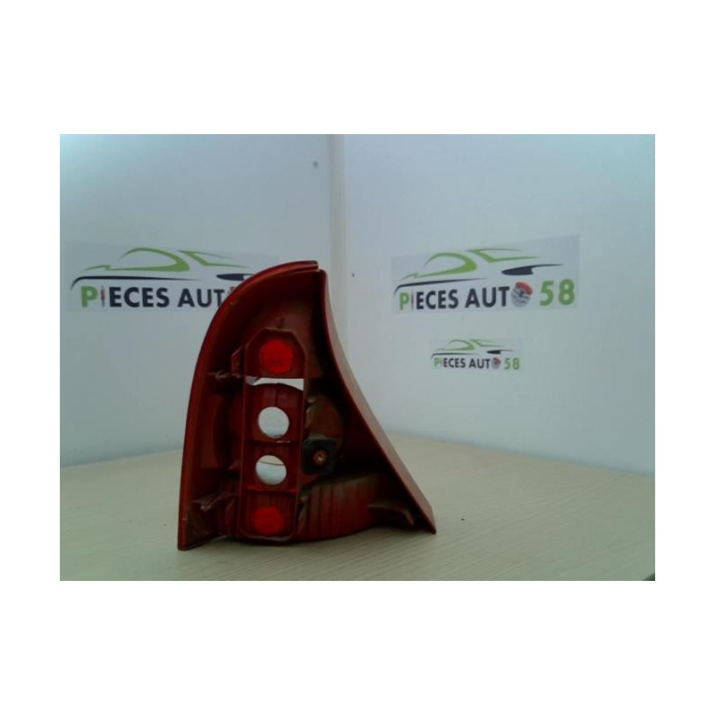 Feu arriere principal droit (feux) RENAULT CLIO 2 PHASE 2 d’occasion