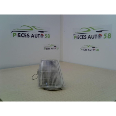 Optique avant secondaire droit (feux)(clignotant) RENAULT R9 d’occasion
