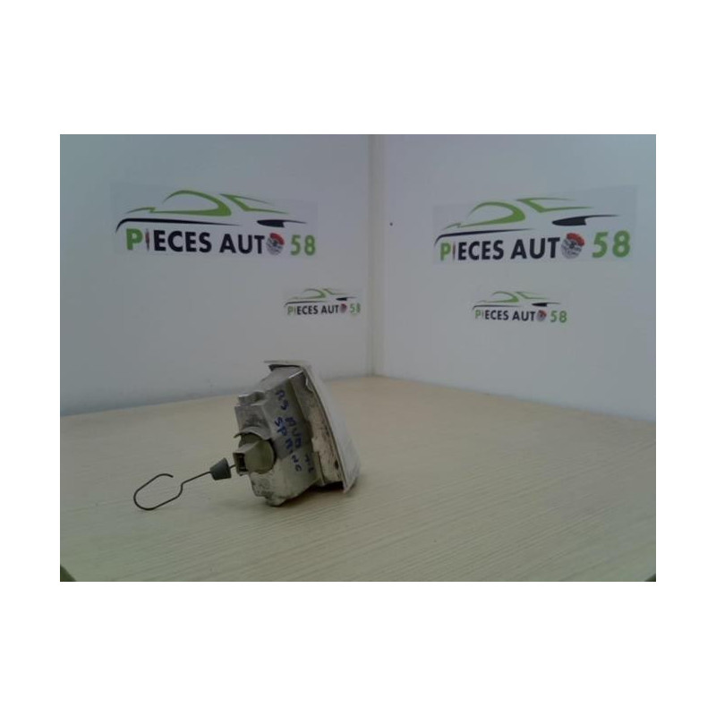 Optique avant secondaire droit (feux)(clignotant) RENAULT R9 d’occasion