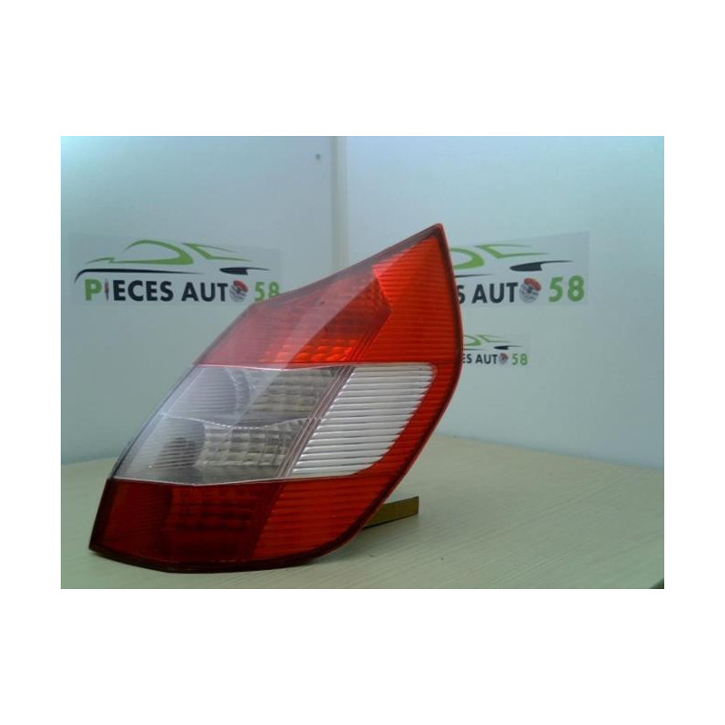 Feu arriere principal droit (feux) RENAULT SCENIC 2 PHASE 1 d’occasion