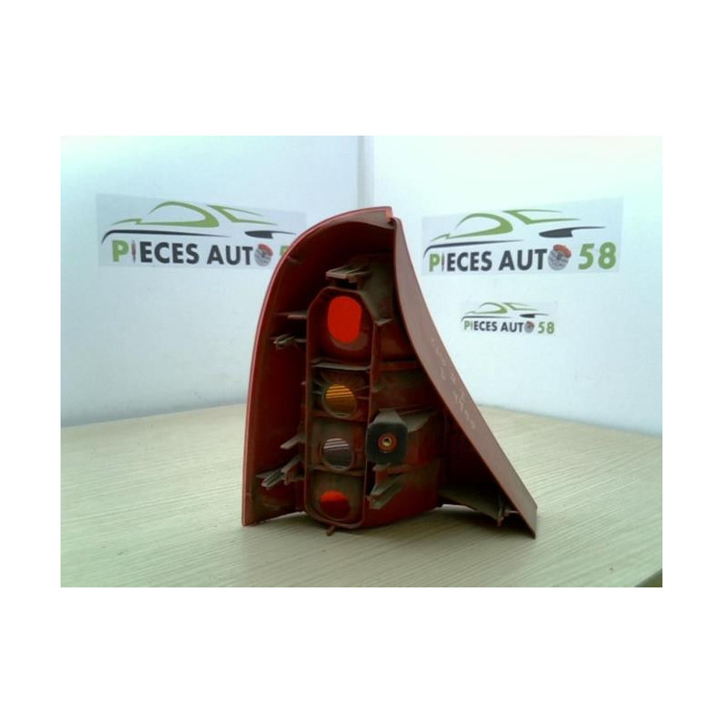 Feu arriere principal droit (feux) RENAULT CLIO 2 PHASE 1 d’occasion
