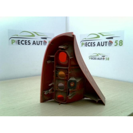 Feu arriere principal droit (feux) RENAULT CLIO 2 PHASE 1 d’occasion