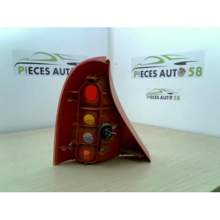 Feu arriere principal droit (feux) RENAULT CLIO 2 PHASE 1 d’occasion