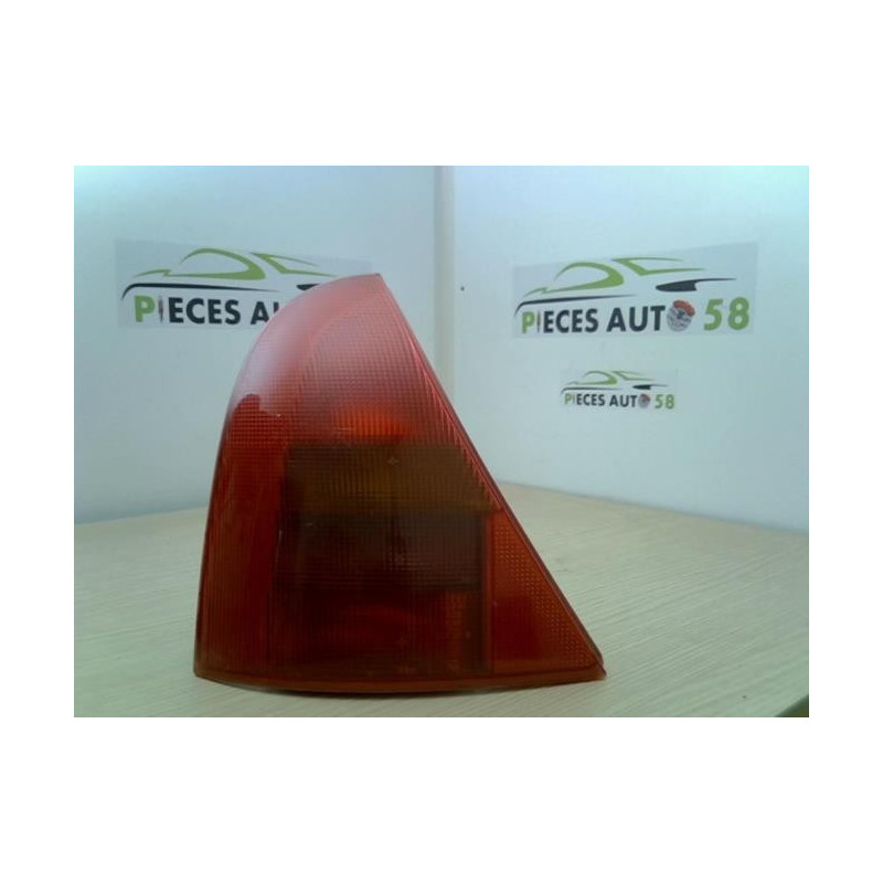 Feu arriere principal gauche (feux) RENAULT CLIO 2 PHASE 1 d’occasion