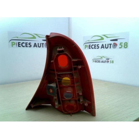 Feu arriere principal gauche (feux) RENAULT CLIO 2 PHASE 1 d’occasion