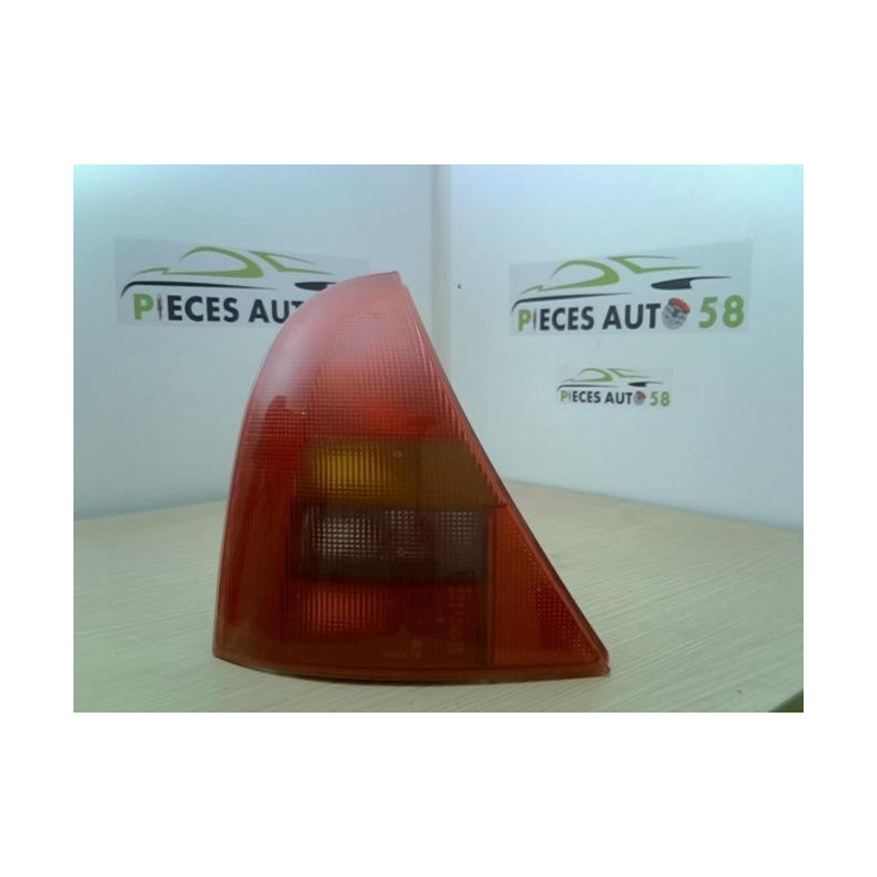 Feu arriere principal gauche (feux) RENAULT CLIO 2 PHASE 1 d’occasion