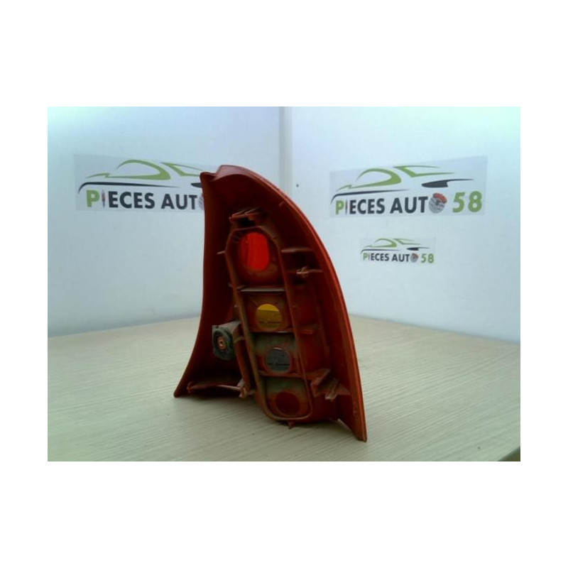 Feu arriere principal gauche (feux) RENAULT CLIO 2 PHASE 1 d’occasion
