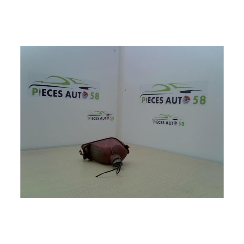 Feu de pare choc arriere gauche CITROEN 1.6 HDI 110 16V d’occasion