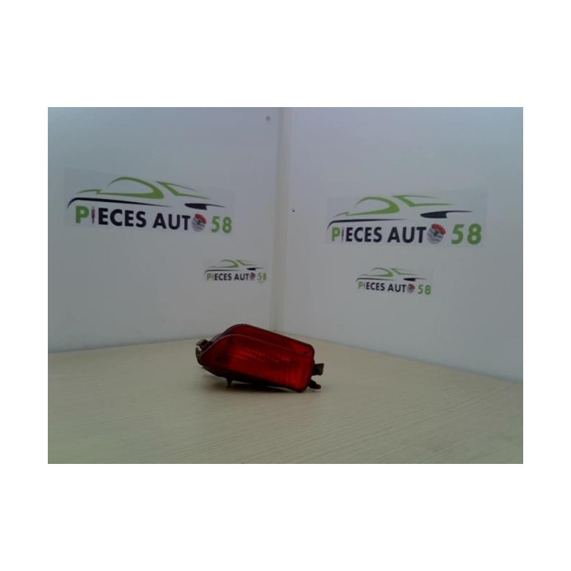 Feu de pare choc arriere gauche CITROEN 1.6 HDI 110 16V d’occasion