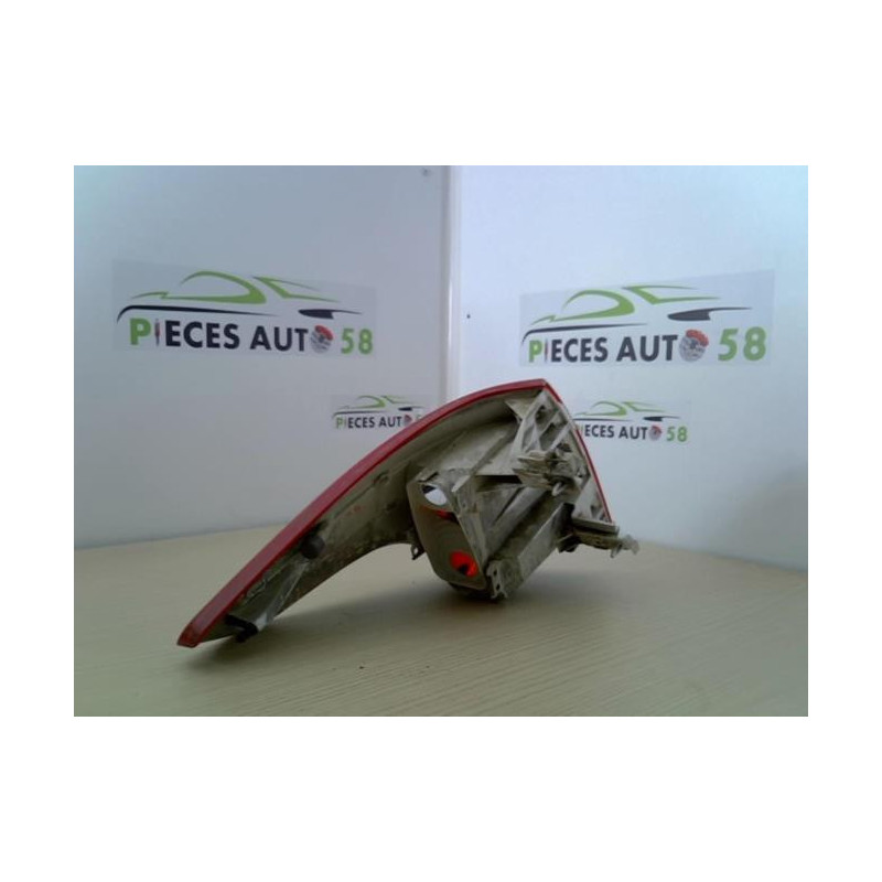 Feu arriere principal droit (feux) CITROEN 1.6 HDI 110 16V d’occasion