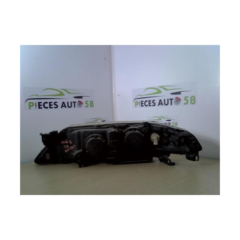 Optique avant principal droit (feux)(phare) RENAULT LAGUNA 2 PHASE 1 d’occasion