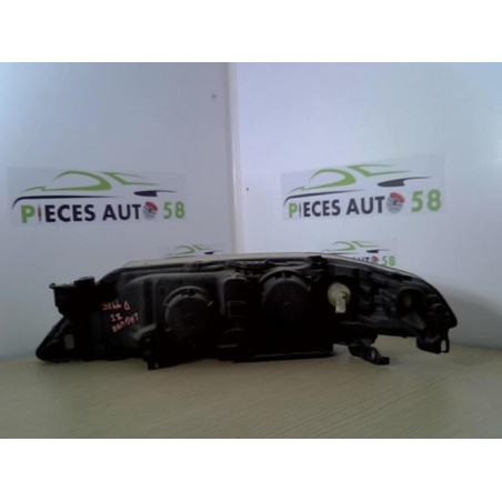 Optique avant principal droit (feux)(phare) RENAULT LAGUNA 2 PHASE 1 d’occasion