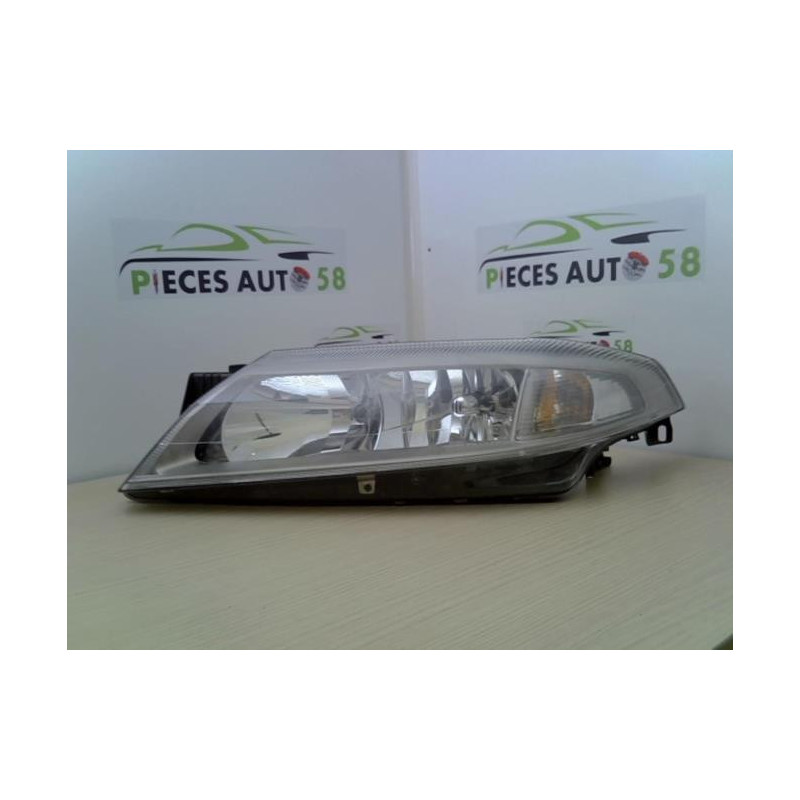 Optique avant principal gauche (feux)(phare) RENAULT LAGUNA 2 PHASE 1 d’occasion