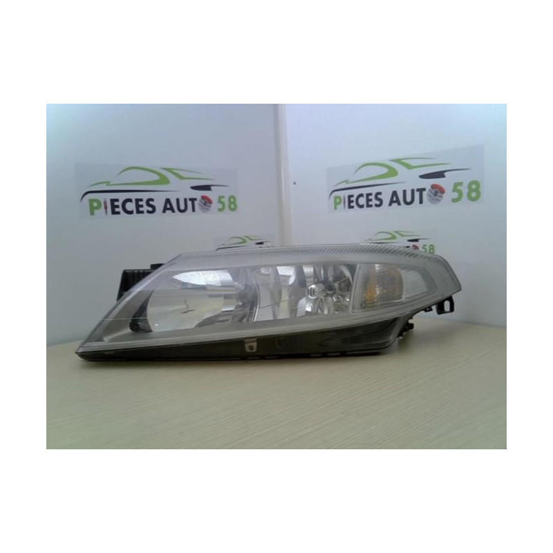 Optique avant principal gauche (feux)(phare) RENAULT LAGUNA 2 PHASE 1 d’occasion