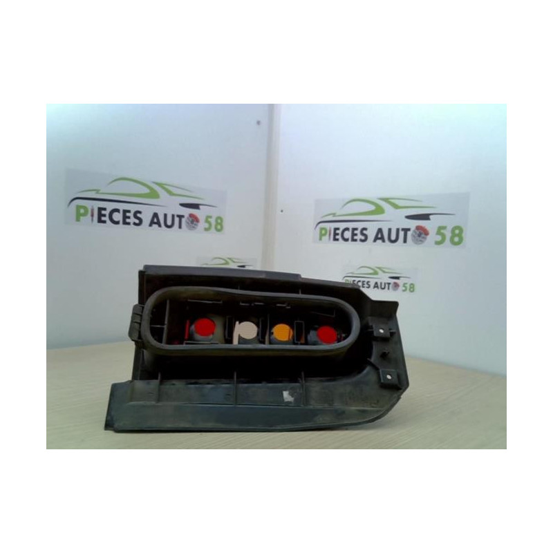 Feu arriere principal droit (feux) RENAULT ESPACE 1 PHASE 2 d’occasion