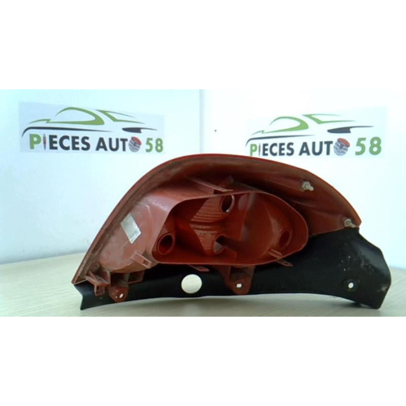 Feu arriere principal droit (feux) RENAULT CLIO 3 PHASE 2 d’occasion