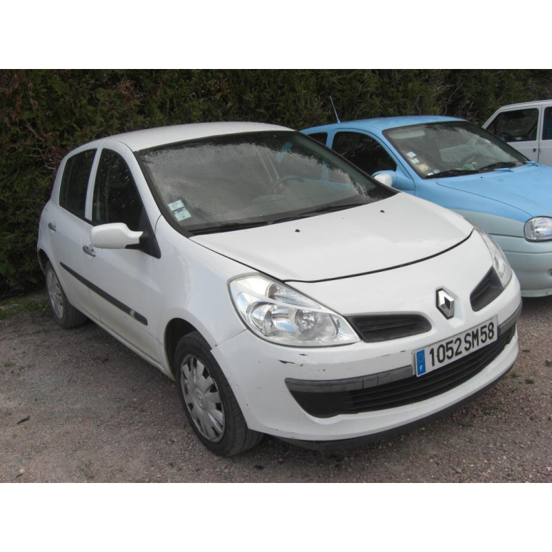 Feu arriere principal gauche (feux) RENAULT CLIO 3 PHASE 1 d’occasion