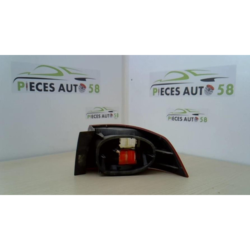 Feu arriere principal gauche (feux) RENAULT LAGUNA 2 PHASE 1 d’occasion