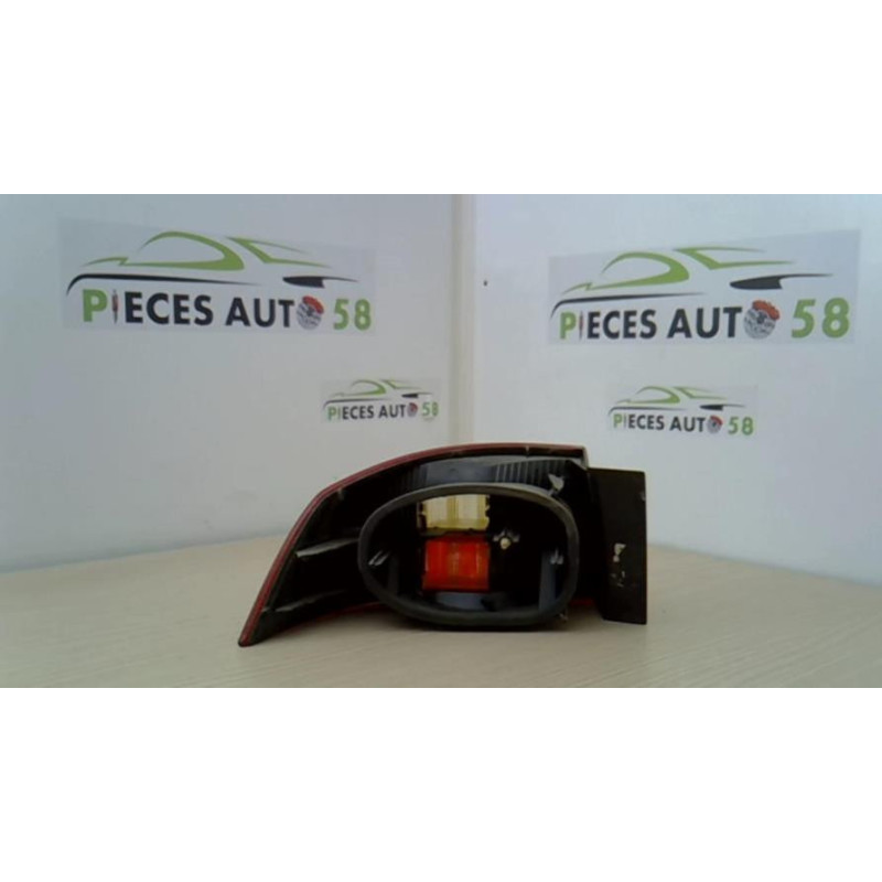 Feu arriere principal droit (feux) RENAULT LAGUNA 2 PHASE 2 d’occasion