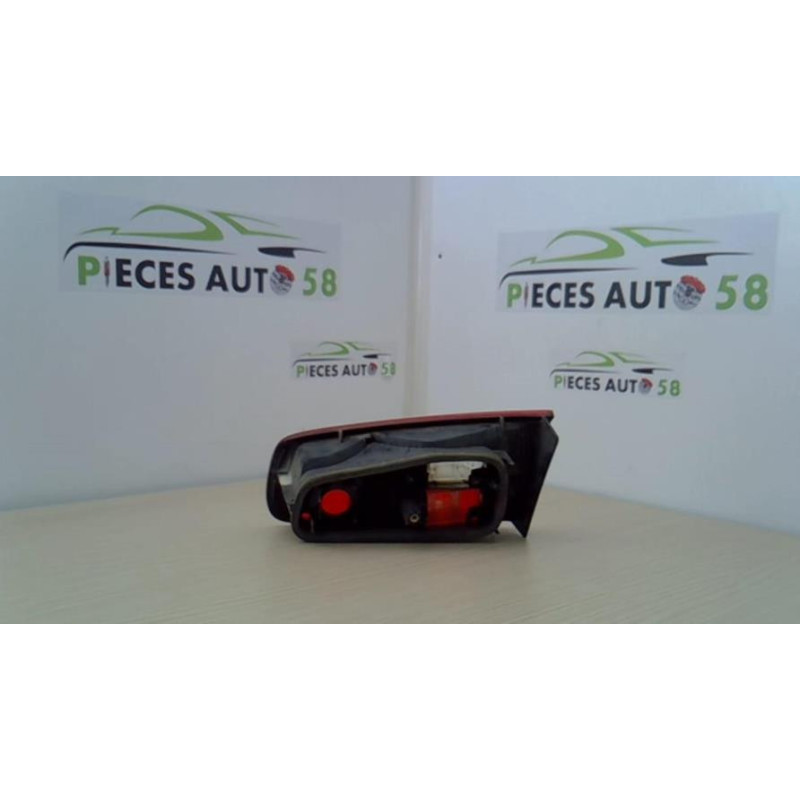 Feu arriere secondaire gauche (feux) RENAULT LAGUNA 2 PHASE 1 d’occasion