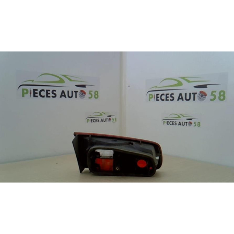 Feu arriere secondaire droit (feux) RENAULT LAGUNA 2 PHASE 1 d’occasion