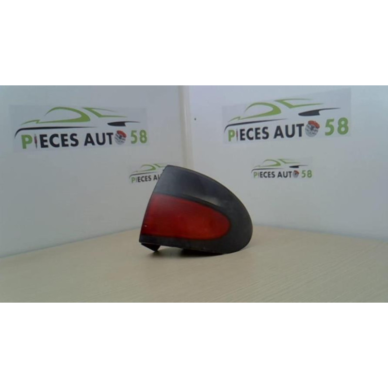 Feu arriere principal gauche (feux) RENAULT MEGANE 1 PHASE 1 d’occasion