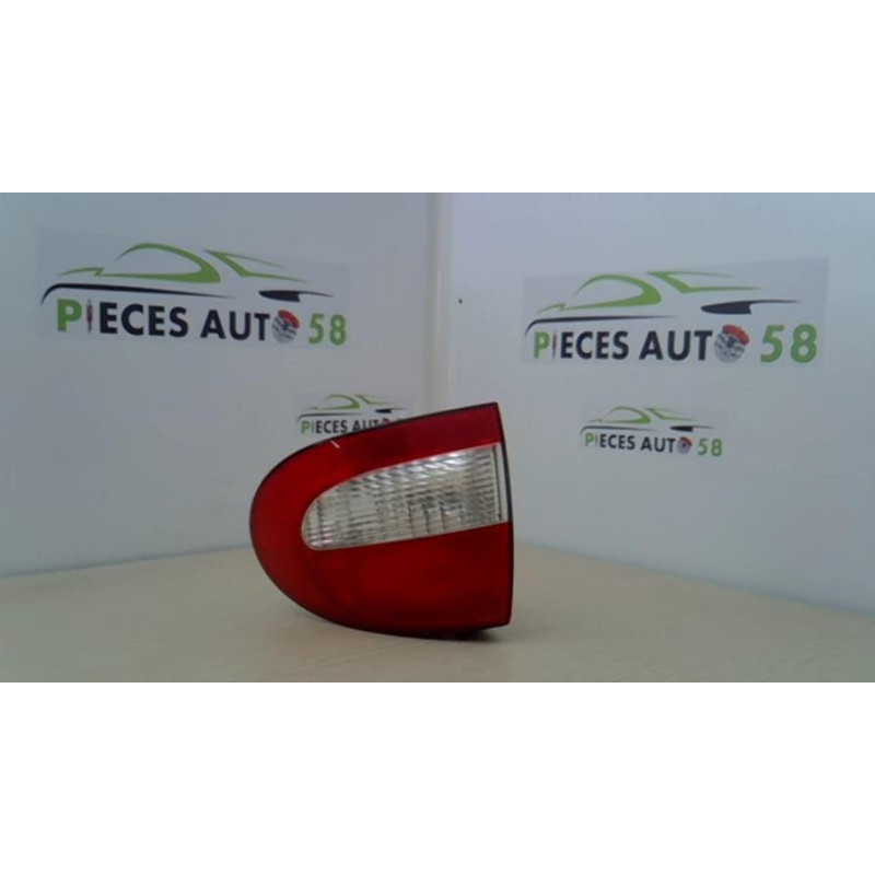 Feu arriere principal droit (feux) RENAULT MEGANE 1 PHASE 2 d’occasion