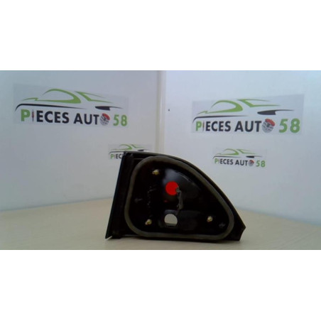 Feu arriere secondaire gauche (feux) RENAULT MEGANE 1 PHASE 1 d’occasion